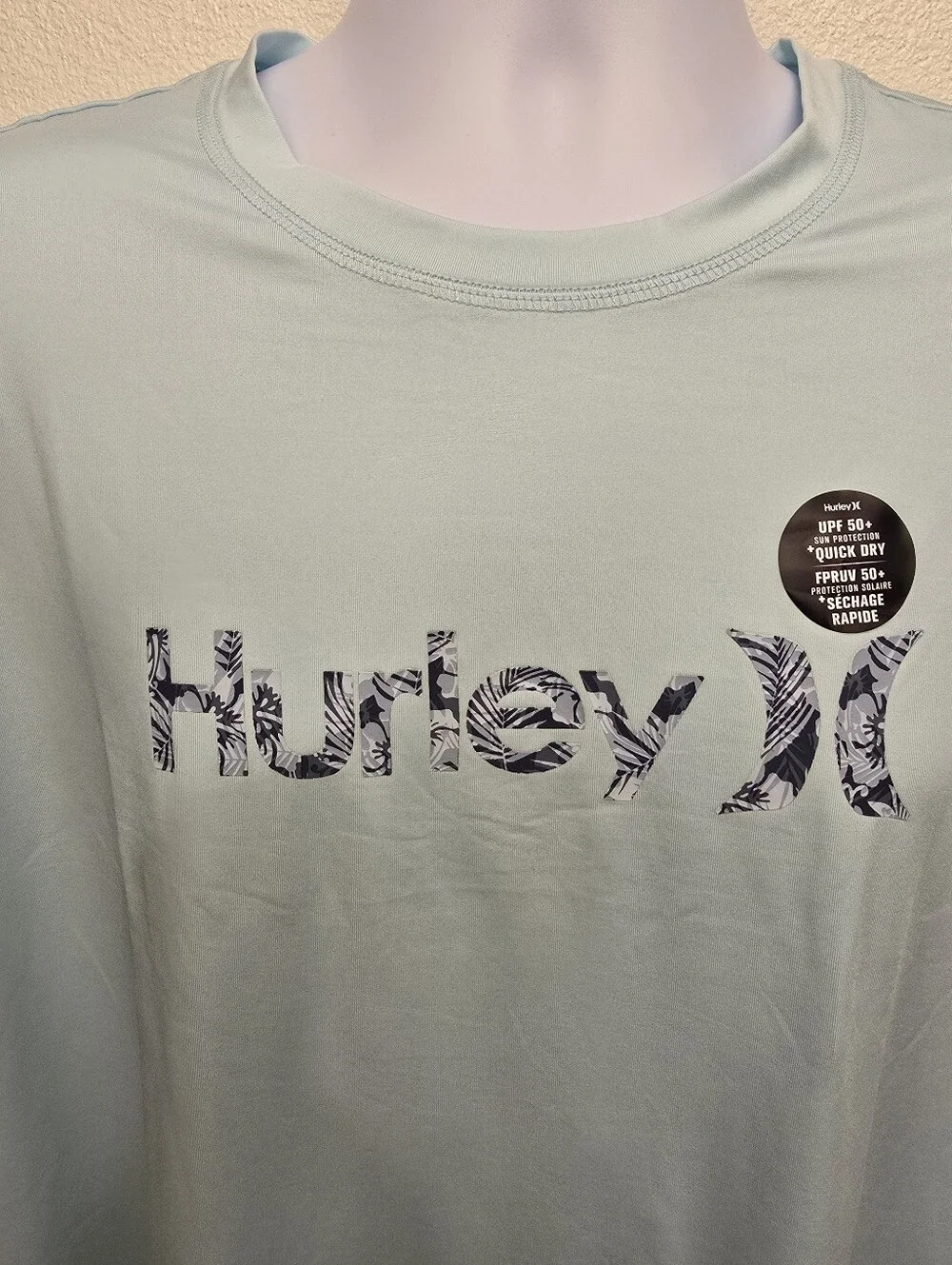 NWT Hurley Men’s Light Blue Long-Sleeve Sun /Rashguard Shirt